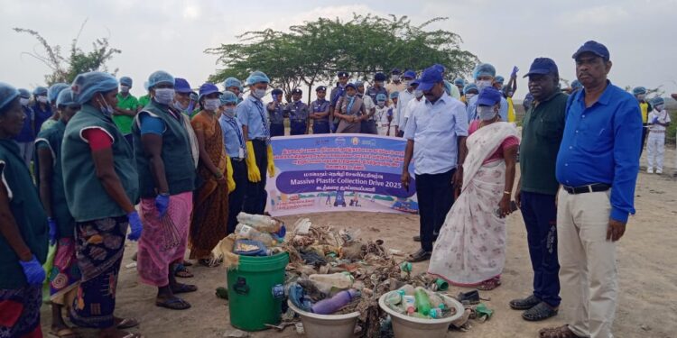தில்லைவிளாகம் கடற்கரையில் நெகிழி விழிப்புணர்வு பேரணி
