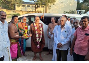 தி.மலை கிரிவல பாதையில் விஜயேந்திர சரஸ்வதி சுவாமிகள் பக்தர்களுக்கு அருளாசி