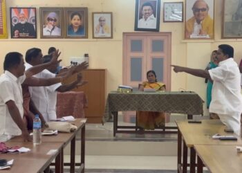 செங்கோட்டை நகராட்சி கூட்டத்தில் கடும் வாக்குவாதம்