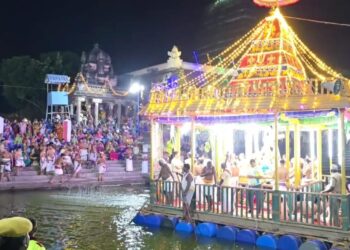 காஞ்சிபுரம் வரதராஜப் பெருமாள் கோயிலில் தெப்பத்திருவிழா