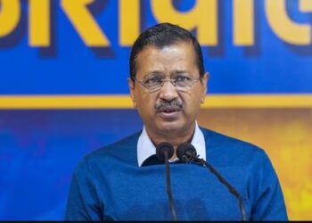 முன்னாள் முதலமைச்சர் கெஜ்ரிவால், துணை முதல்வர் மணீஷ் சிசோடியா தோல்வி : ஆம்ஆத்மியினர் அதிர்ச்சி