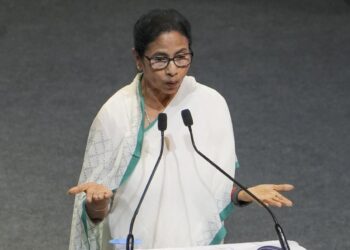 ‘2026 மேற்குவங்க சட்டப்பேரவை தேர்தலில் காங்கிரசுடன் கூட்டணி இல்லை’ : மம்தா பானர்ஜி தடாலடி அறிவிப்பு