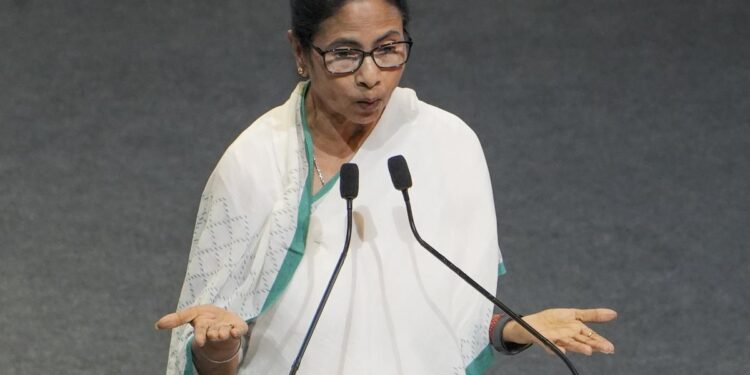 ‘2026 மேற்குவங்க சட்டப்பேரவை தேர்தலில் காங்கிரசுடன் கூட்டணி இல்லை’ : மம்தா பானர்ஜி தடாலடி அறிவிப்பு