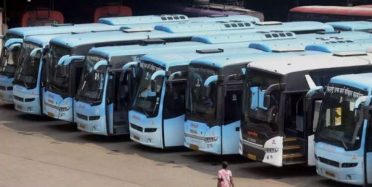 கர்நாடகாவுக்கு பேருந்து சேவையை நிறுத்திய மஹாராஷ்டிரா அரசு : என்னாச்சு?