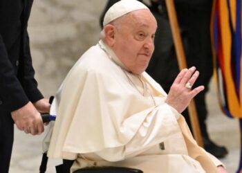 போப் பிரான்சிஸ் உடல் நிலை தொடர்ந்து கவலைக்கிடம்: ஆபத்தான நிலையில் இருப்பதாக வாடிகன் அறிவிப்பு