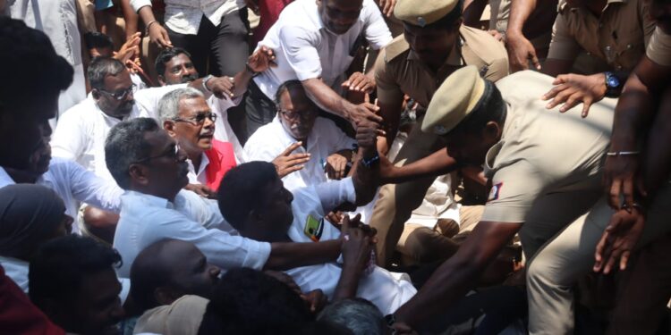 கடலூர் அருகே சிபிஎம் மாநில செயலாளர் சண்முகம் கைது