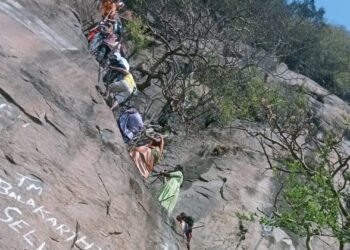 அமாவாசையை முன்னிட்டு பருவதமலையில் ஏராளமான பக்தர்கள் சுவாமி தரிசனம்