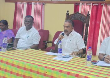 ஆரணி நகரமன்ற கூட்டத்தில் அ.தி.மு.க. கவுன்சிலர்கள் புறக்கணிப்பு; துணை சேர்மனுக்கு எதிராக போர்க்கொடி