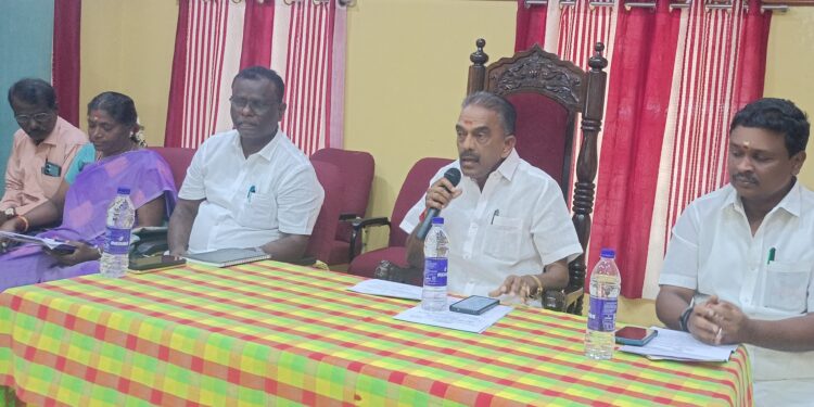 ஆரணி நகரமன்ற கூட்டத்தில் அ.தி.மு.க. கவுன்சிலர்கள் புறக்கணிப்பு; துணை சேர்மனுக்கு எதிராக போர்க்கொடி