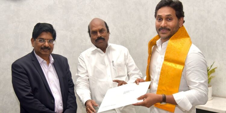 தொகுதி மறுசீரமைப்பு : ஜெகன்மோகன் ரெட்டி, பல்லா சீனிவாச ராவ் ஆகியோருக்கு அழைப்பு