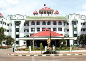 ‘தமிழகத்தில் அரசுப்பணியாளருக்கு தமிழ் பேசவும் எழுதவும் தெரியணும்’ : மதுரை உயர்நீதிமன்ற கிளை கண்டிப்பு