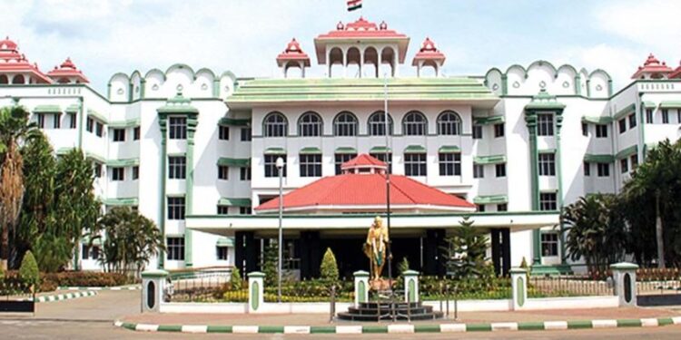 ‘தமிழகத்தில் அரசுப்பணியாளருக்கு தமிழ் பேசவும் எழுதவும் தெரியணும்’ : மதுரை உயர்நீதிமன்ற கிளை கண்டிப்பு