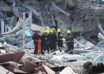 ரமலான் தொழுகையில் 700 இஸ்லாமியர்கள் பூமிக்குள் புதைந்து உயிரிழப்பு