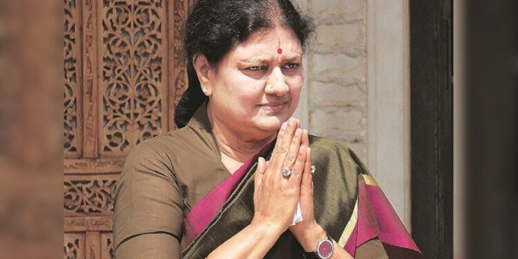 அ.தி.மு.க.,வில் ரீ-என்ட்ரி ஆகும் ராஜமாதா..? மாறுகிறதா தமிழகத்தின் அரசியல் சூழல்..?