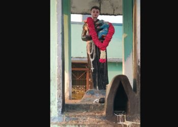 தண்டராம்பட்டு அருகே கிறிஸ்தவ தேவாலயத்தில் சிலை சேதம்