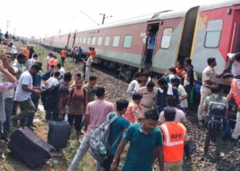 ஒடிசாவில் ரயில் விபத்து: ஒருவர் உயிரிழப்பு, 22 பேர் காயம் -மீட்பு பணிகள் தீவிரம்