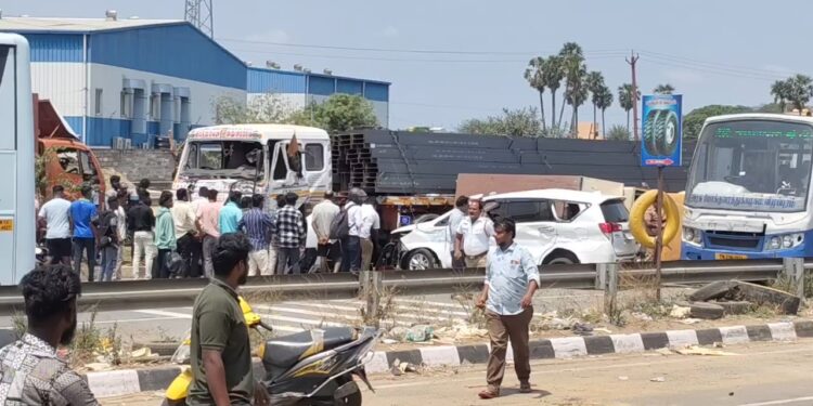 சோழவரம் அருகே லாரி மோதி விபத்து: உயிர் தப்பிய காவல் ஆணையர்