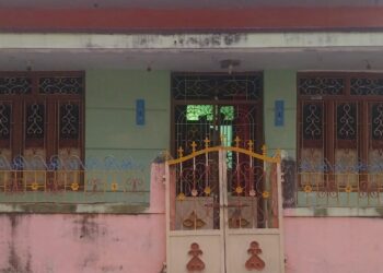 செங்கம் அருகே பூ வியாபாரி வீட்டில் 30 சவரன் தங்க நகை கொள்ளை