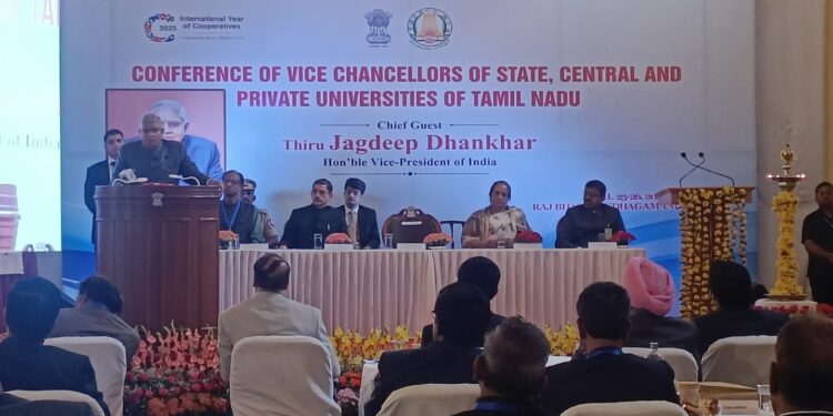 ஆளுநர் ஏற்பாடு செய்த துணைவேந்தர்கள் மாநாடு : தமிழக அரசு பல்கலைக்கழக துணைவேந்தர்கள் புறக்கணிப்பு