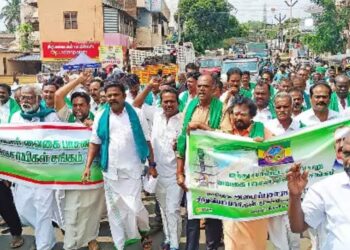 சினிமாவை வீழ்த்திய பச்சைத்துண்டு : அகங்காரத்திற்கு தீ வைத்த விவசாயிகள்..!