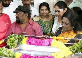 குமரிஅனந்தன் உடல் 72 குண்டுகள் முழங்க அரசு மரியாதையுடன் இறுதிச் சடங்கு