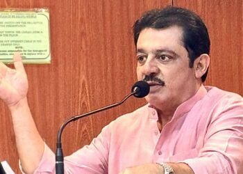 “வெடிகுண்டுடன் பாகிஸ்தான் செல்லத் தயார்” கர்நாடக அமைச்சர் ஆவேச பேச்சு