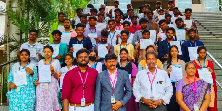 திருவண்ணாமலை எஸ்.கே.பி பொறியியல் கல்லூரியின் கணினி அறிவியல் துறை மாணவர்கள் சாதனை