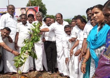 தியாகதுருகம் அருகே புதிய மேம்பாலம் கட்டும் பணி;