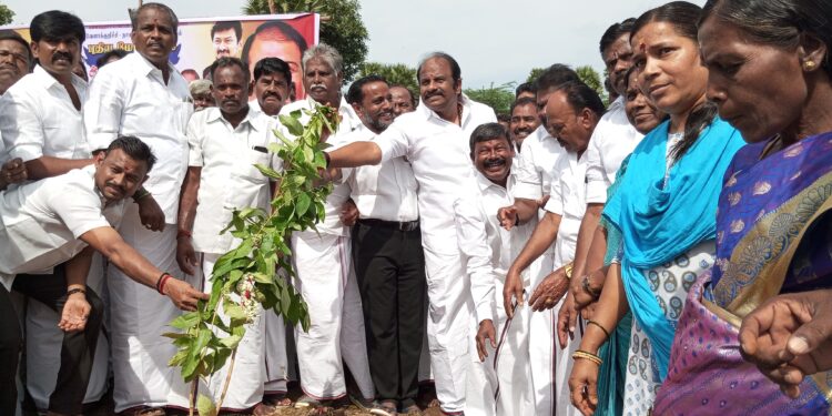 தியாகதுருகம் அருகே புதிய மேம்பாலம் கட்டும் பணி;