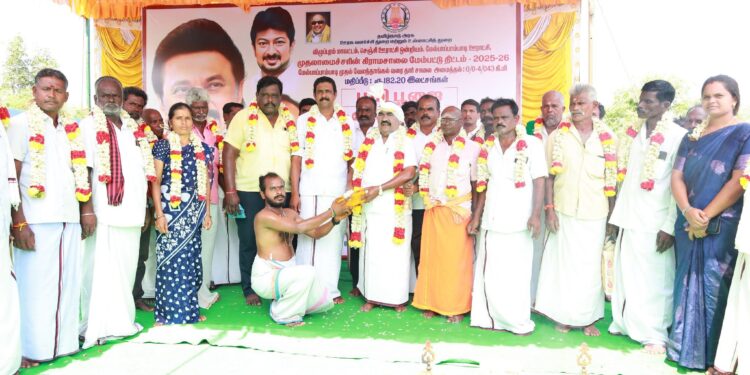 மேல் பாப்பாம்பாடி – வேலந்தாங்கல் சாலைக்கு புதிய தார் சாலை அமைக்கும் பணி