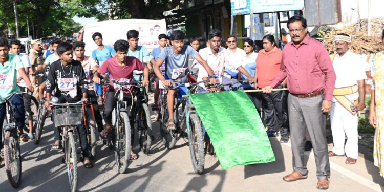 பேரறிஞர் அண்ணா பிறந்த நாள் மிதிவண்டி பந்தயம்: