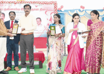 தேசிய தன்னார்வ ரத்ததான தினத்தையொட்டி ஒருங்கிணைப்பாளர்களுக்கு சான்றிதழ்