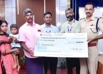 விபத்தில் இறந்த காவலரின் குடும்பத்திற்கு ரூ.1 கோடி இன்சூரன்ஸ் தொகை;