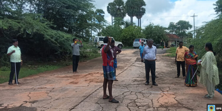 குஜிலியம்பாறை அருகே ஆபத்தான நிலையில் தரைப் பாலம்;