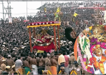 திருச்செந்தூரில் கோலாகலமாக நடைபெற்ற சூரசம்ஹாரம்