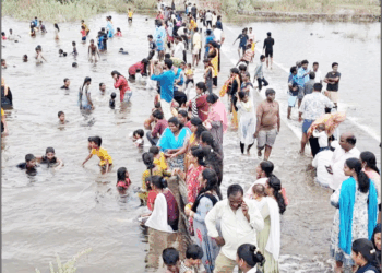 திடீர் சுற்றுலா தளமாக மாறிய வென்குன்றம் ஏரி