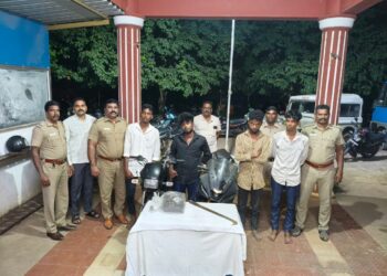 நெய்வேலியில் கஞ்சா விற்ற 4 பேர் கைது