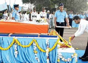 துபாயில் உயிரிழந்த தேஜஸ் போர் விமானி உடலுக்கு கோவையில் அஞ்சலி