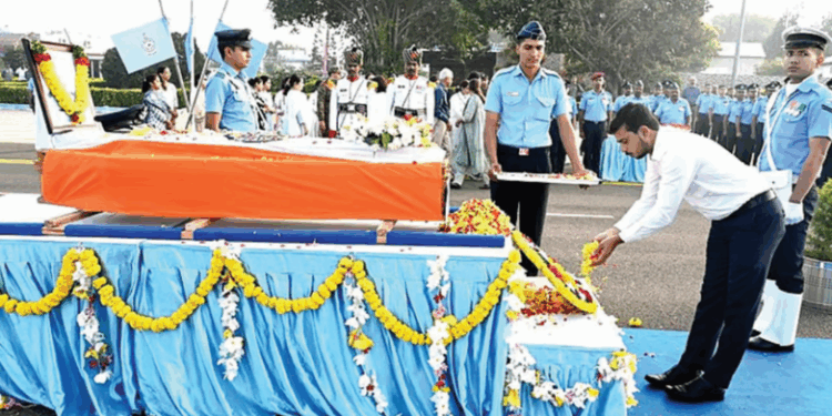 துபாயில் உயிரிழந்த தேஜஸ் போர் விமானி உடலுக்கு கோவையில் அஞ்சலி