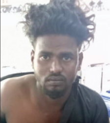 வேலூரில் அடுத்தடுத்த வீட்டு இளைஞர்கள் மோதல்