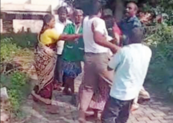 வரி வசூலுக்குச் சென்ற ஊராட்சி செயலர் மீது தாக்குதல்