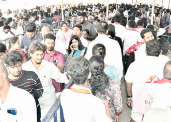 அண்ணாமலையார் கோயிலில் விடுமுறை நாளில் 3 மணி நேரம் காத்திருந்து பக்தர்கள் சாமி தரிசனம்