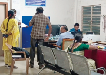 மாலை 6 மணிக்கு மேல் பத்திரப்பதிவு ஏன்? சார் பதிவாளர் அலுவலகத்தில் லஞ்ச ஒழிப்பு போலீசார் திடீர் சோதனை